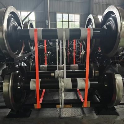 مجموعة عجلات السكك الحديدية 840 ملم للسيارات 22.9T/25T مجموعة عجلات عربات الشحن